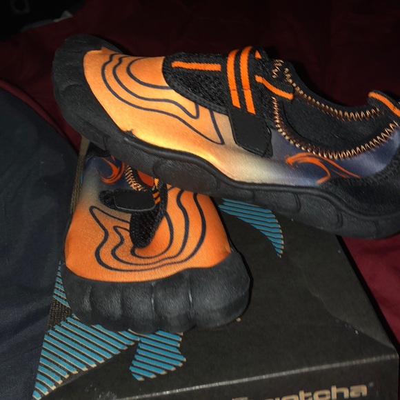 Shoes - Picture 2 of 2